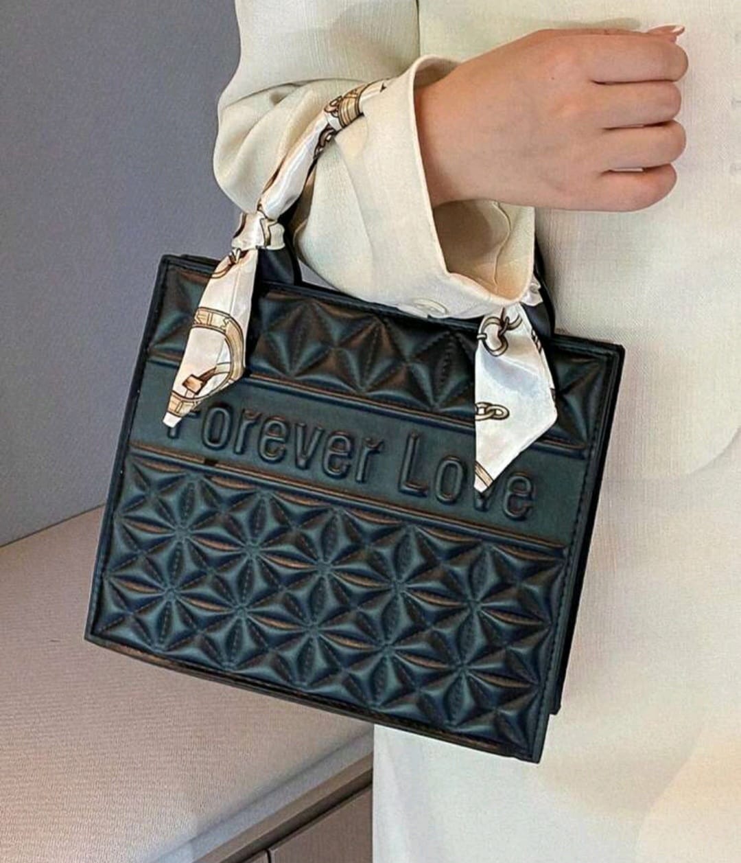 Bon&Bon Leren Schoudertasje met Letterpatroon - Zwarte Clutch Set